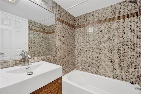 Tiny photo for 3085 PHEASANT CREEK Drive #212, Northbrook, IL 60062 (MLS # 12574700)