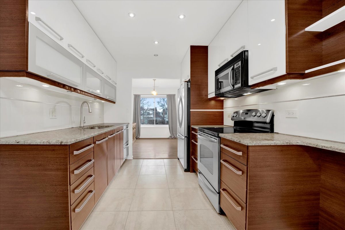 3085 PHEASANT CREEK Drive 212