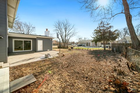 Tiny photo for 99 Essex Road, Elk Grove Village, IL 60007 (MLS # 12569046)