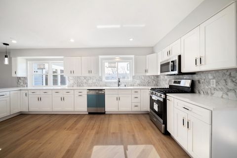 Tiny photo for 99 Essex Road, Elk Grove Village, IL 60007 (MLS # 12569046)