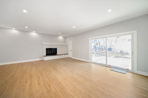 Tiny photo for 99 Essex Road, Elk Grove Village, IL 60007 (MLS # 12569046)