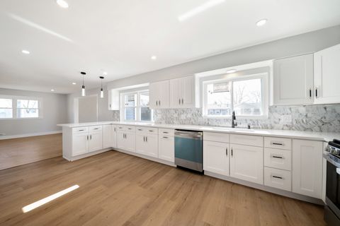 Tiny photo for 99 Essex Road, Elk Grove Village, IL 60007 (MLS # 12569046)