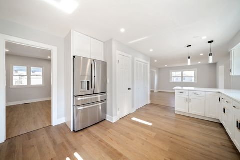 Tiny photo for 99 Essex Road, Elk Grove Village, IL 60007 (MLS # 12569046)