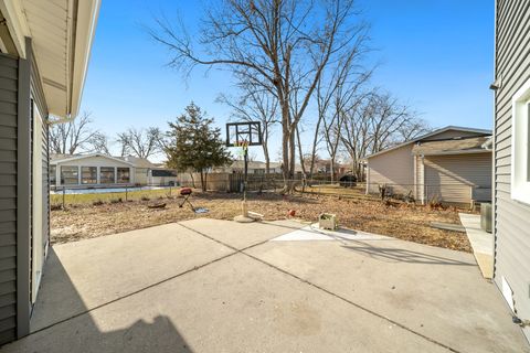 Tiny photo for 99 Essex Road, Elk Grove Village, IL 60007 (MLS # 12569046)