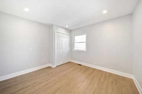 Tiny photo for 99 Essex Road, Elk Grove Village, IL 60007 (MLS # 12569046)