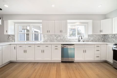 Tiny photo for 99 Essex Road, Elk Grove Village, IL 60007 (MLS # 12569046)