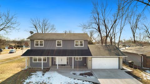 Tiny photo for 99 Essex Road, Elk Grove Village, IL 60007 (MLS # 12569046)