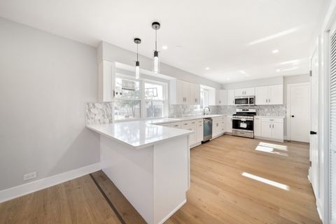 Tiny photo for 99 Essex Road, Elk Grove Village, IL 60007 (MLS # 12569046)