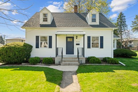 Photo of 523 W Harrison Street, Belvidere, IL 61008 (MLS # 12628042)