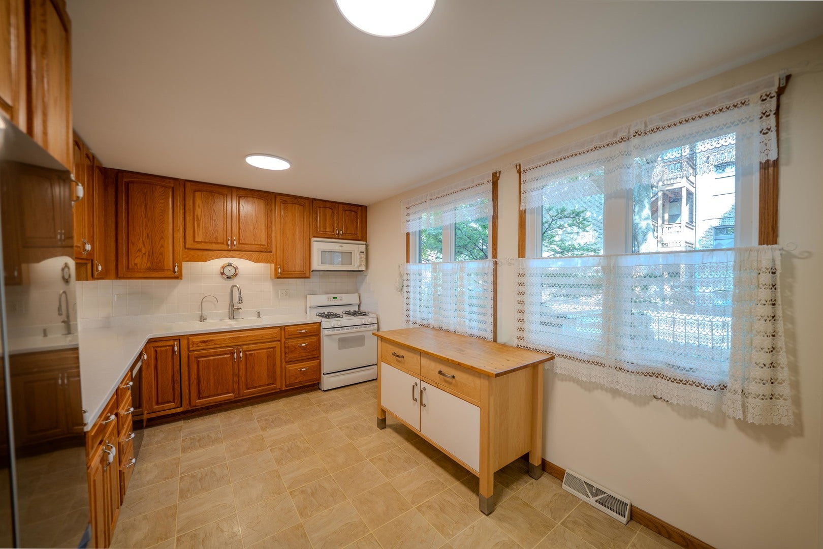 932 E 55th Street