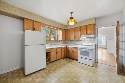 Tiny photo for 3100 Clinton Avenue, Berwyn, IL 60402 (MLS # 12637942)