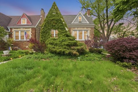 Tiny photo for 3100 Clinton Avenue, Berwyn, IL 60402 (MLS # 12637942)