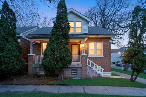 Tiny photo for 8100 S Houston Avenue, Chicago, IL 60617 (MLS # 12572832)
