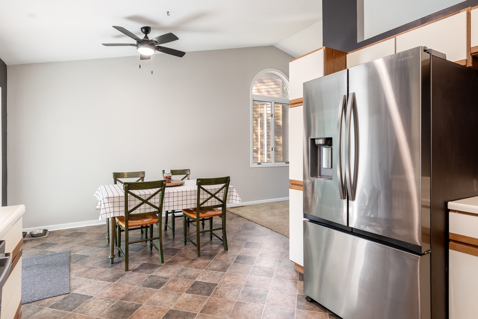 Loves Park, Illinois 61111, United States, 3 Bedrooms Bedrooms, ,3 BathroomsBathrooms,Residential,Pending,228513