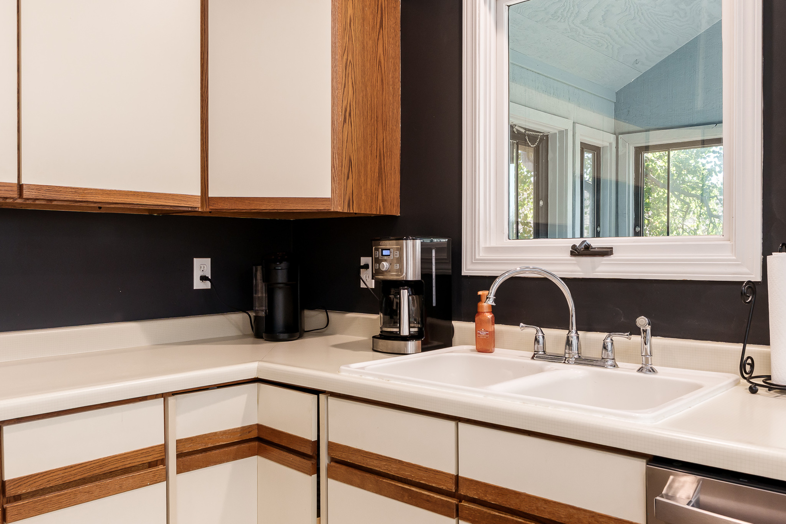 Loves Park, Illinois 61111, United States, 3 Bedrooms Bedrooms, ,3 BathroomsBathrooms,Residential,Pending,228513