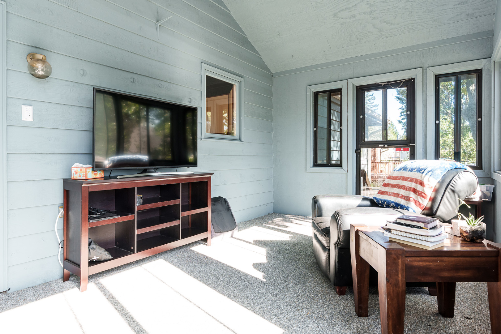 Loves Park, Illinois 61111, United States, 3 Bedrooms Bedrooms, ,3 BathroomsBathrooms,Residential,Pending,228513