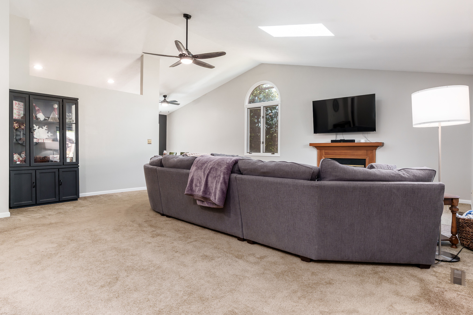 Loves Park, Illinois 61111, United States, 3 Bedrooms Bedrooms, ,3 BathroomsBathrooms,Residential,Pending,228513