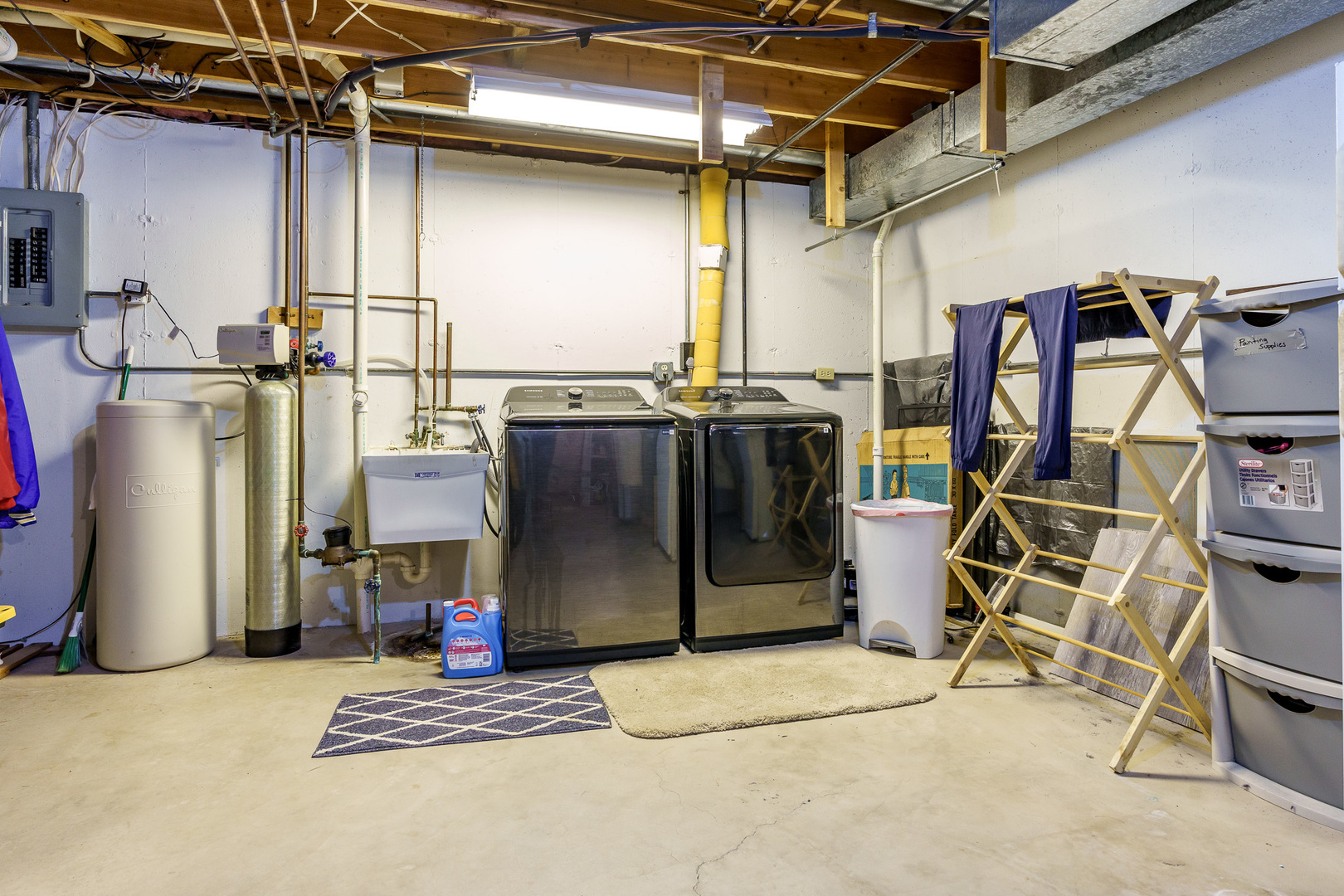 Loves Park, Illinois 61111, United States, 3 Bedrooms Bedrooms, ,3 BathroomsBathrooms,Residential,Pending,228513