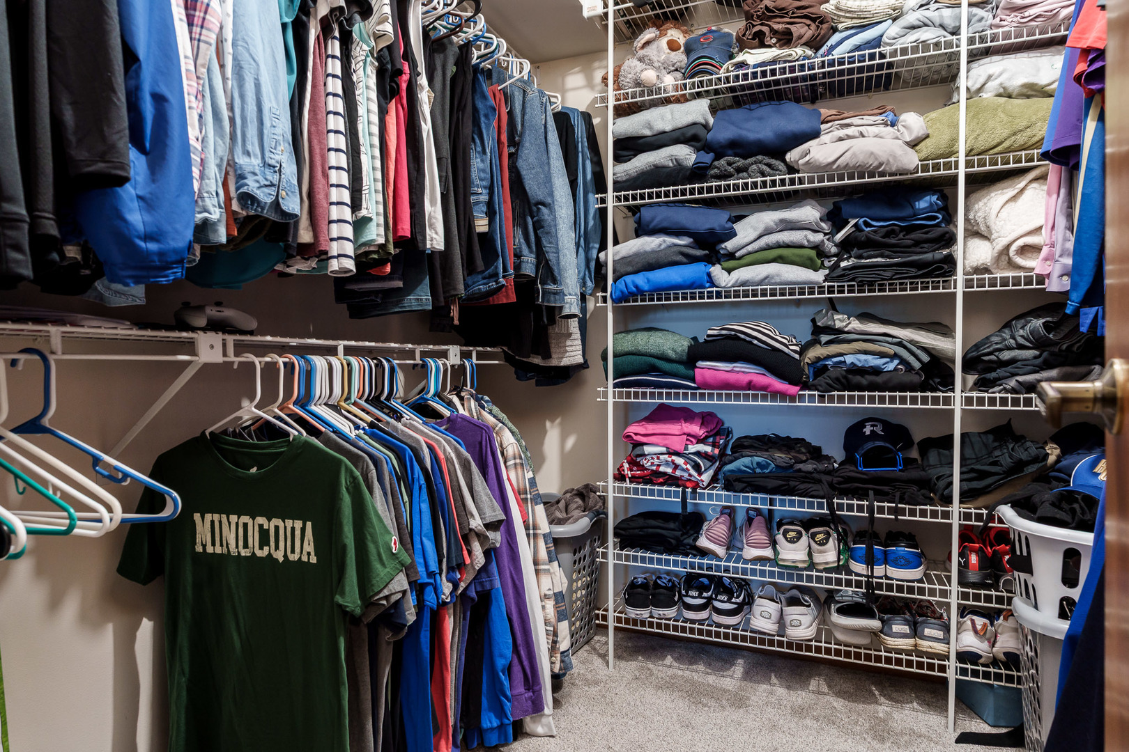 Loves Park, Illinois 61111, United States, 3 Bedrooms Bedrooms, ,3 BathroomsBathrooms,Residential,Pending,228513