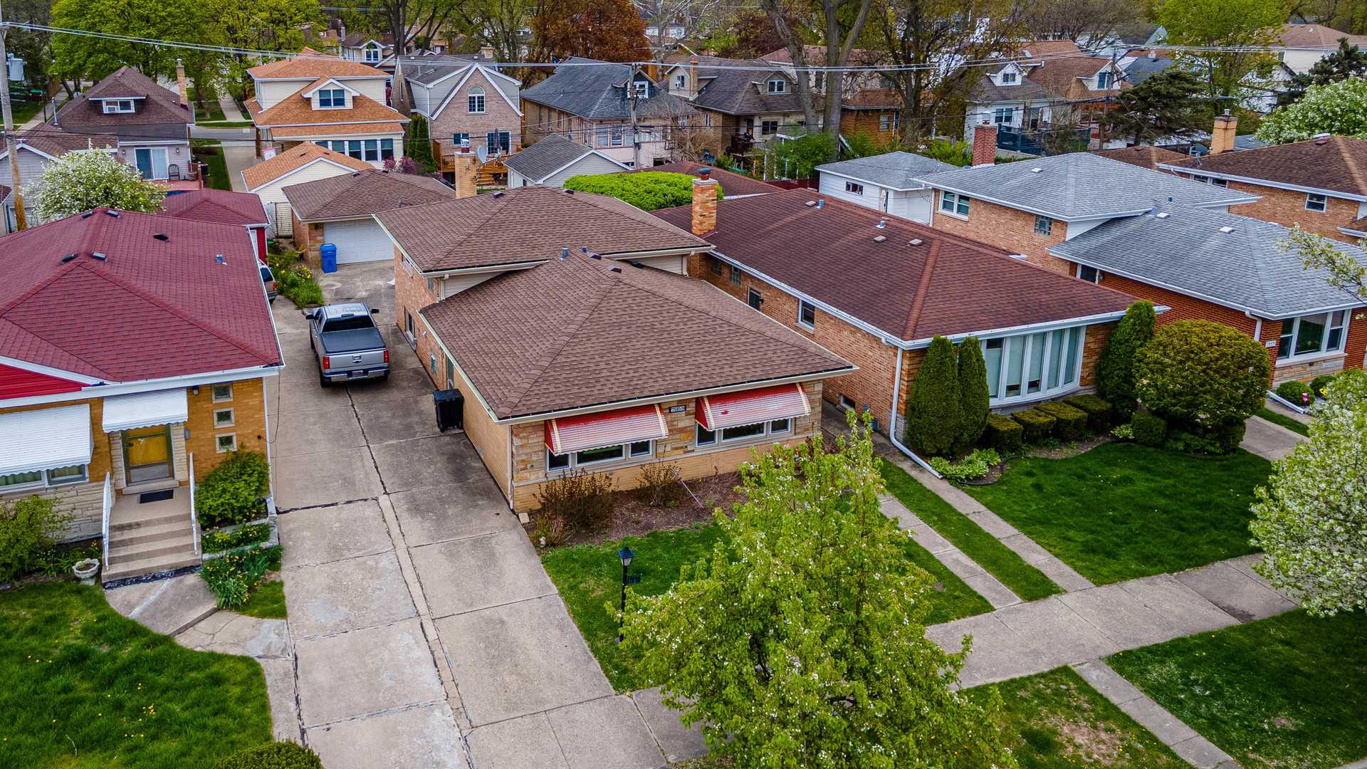7059 N Ottawa Avenue