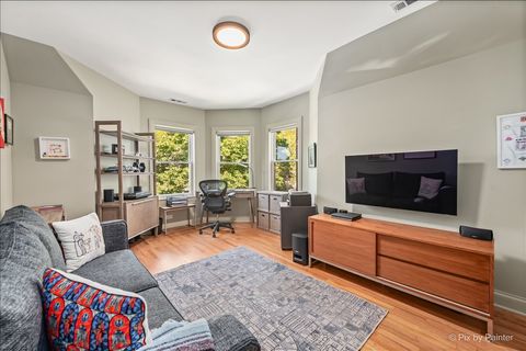 Tiny photo for 1531 W Granville Avenue, Chicago, IL 60660 (MLS # 12567518)