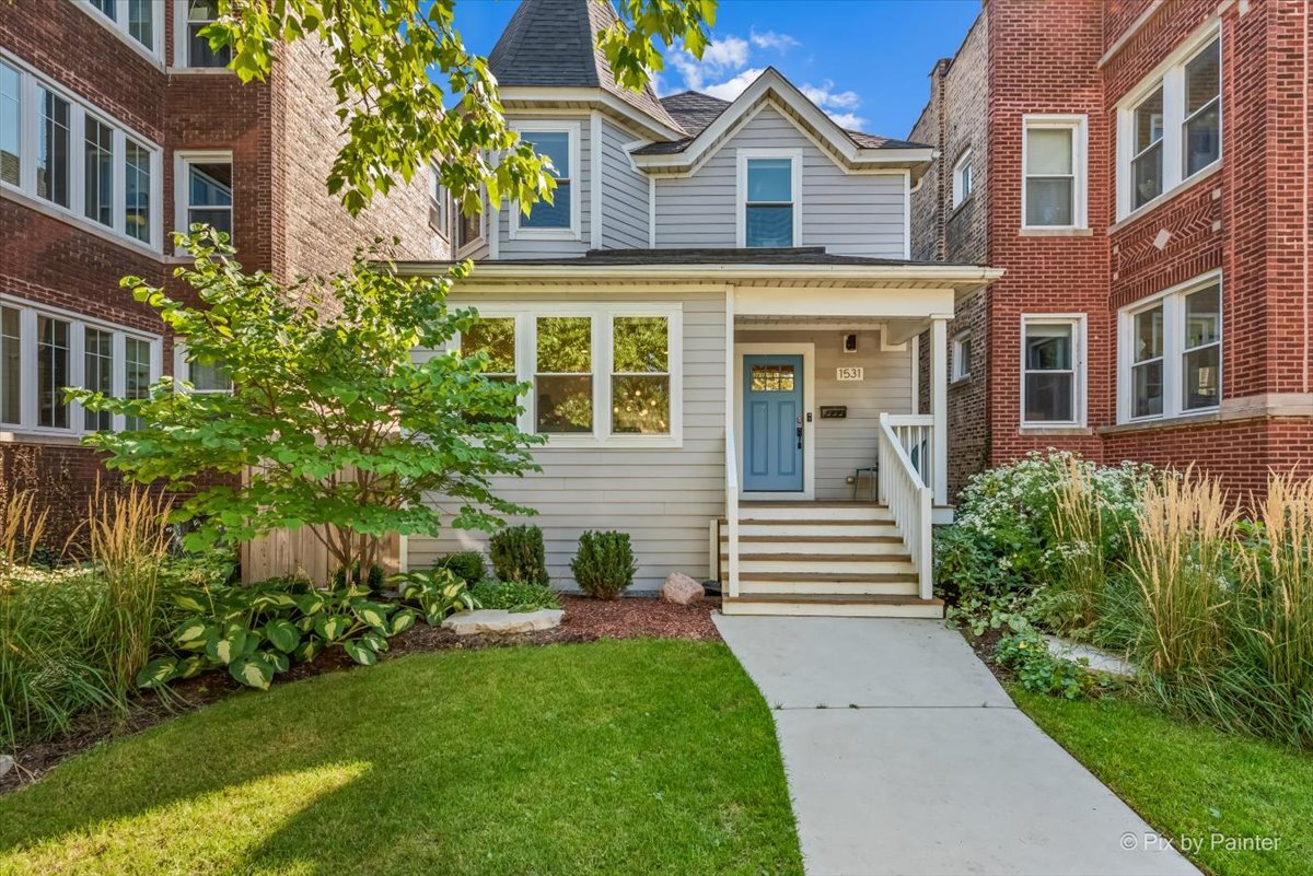 1531 W Granville Avenue