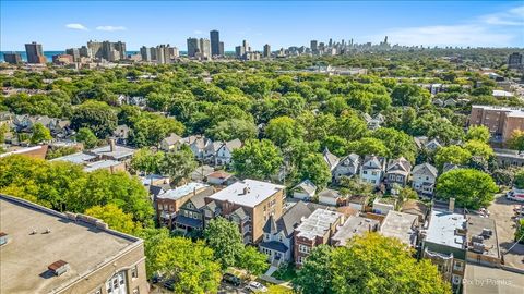 Tiny photo for 1531 W Granville Avenue, Chicago, IL 60660 (MLS # 12567518)