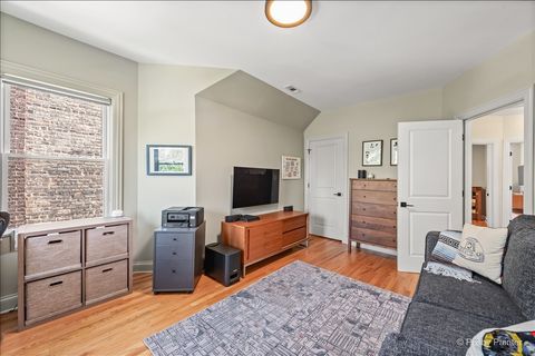 Tiny photo for 1531 W Granville Avenue, Chicago, IL 60660 (MLS # 12567518)