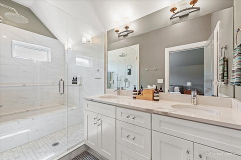 Tiny photo for 1531 W Granville Avenue, Chicago, IL 60660 (MLS # 12567518)