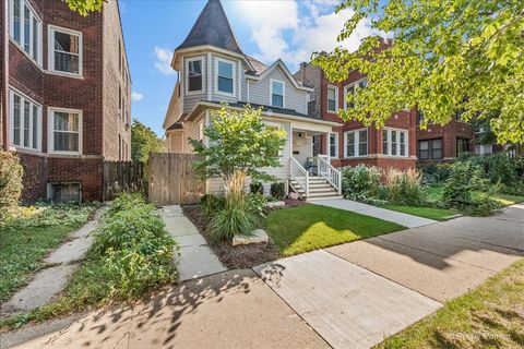 Photo of 1531 W Granville Avenue, Chicago, IL 60660 (MLS # 12567518)