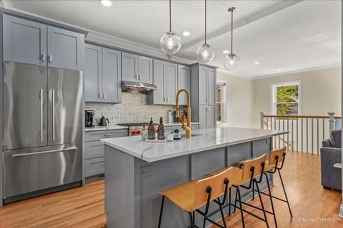 Tiny photo for 1531 W Granville Avenue, Chicago, IL 60660 (MLS # 12567518)