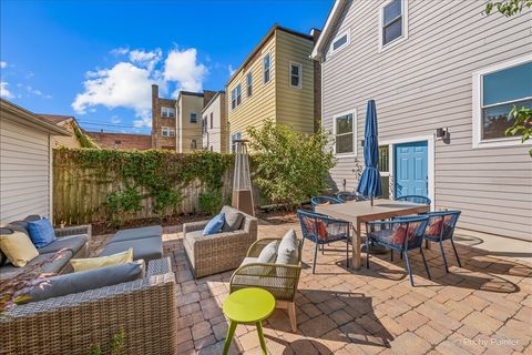 Tiny photo for 1531 W Granville Avenue, Chicago, IL 60660 (MLS # 12567518)