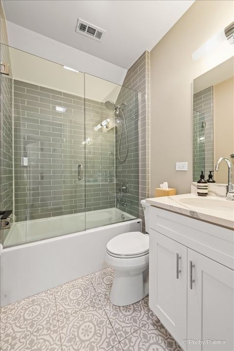 Tiny photo for 1531 W Granville Avenue, Chicago, IL 60660 (MLS # 12567518)