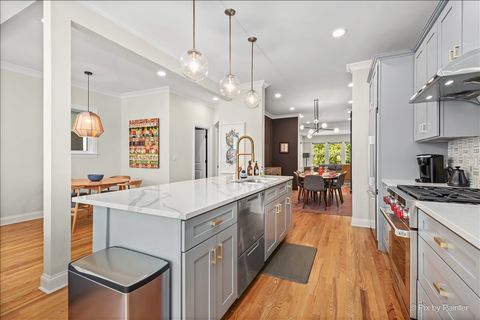 Tiny photo for 1531 W Granville Avenue, Chicago, IL 60660 (MLS # 12567518)