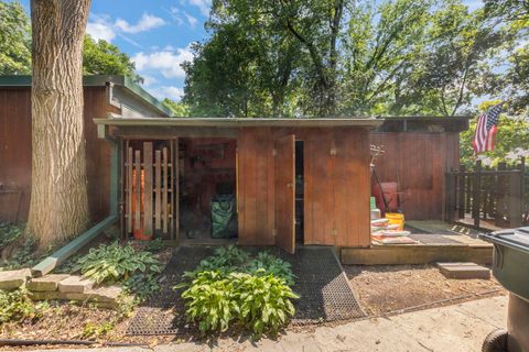 Tiny photo for 625 Midway Park Park, Glen Ellyn, IL 60137 (MLS # 12509033)