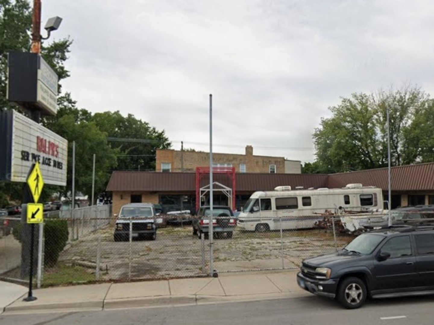 4135 W Lawrence Avenue