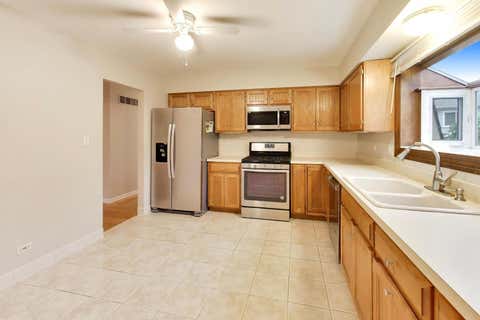 Tiny photo for 4500 Sundance Court, Hoffman Estates, IL 60192 (MLS # 12730901)