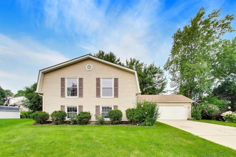 Tiny photo for 4500 Sundance Court, Hoffman Estates, IL 60192 (MLS # 12730901)