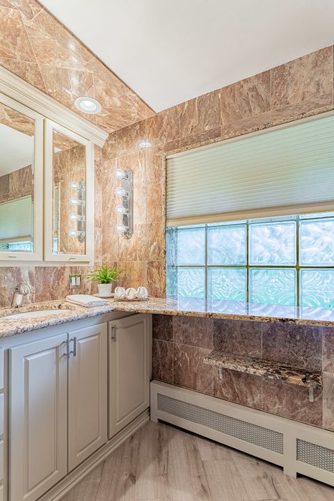 Tiny photo for 711 E Greenview Road, Itasca, IL 60143 (MLS # 12539039)