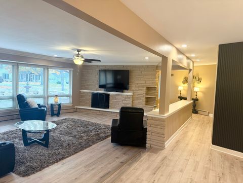 Tiny photo for 711 E Greenview Road, Itasca, IL 60143 (MLS # 12539039)