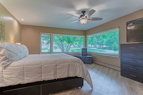 Tiny photo for 711 E Greenview Road, Itasca, IL 60143 (MLS # 12539039)