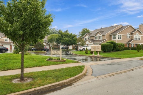 Tiny photo for 922 W Happfield Drive, Arlington Heights, IL 60004 (MLS # 12769668)