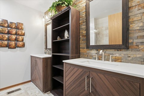 Tiny photo for 922 W Happfield Drive, Arlington Heights, IL 60004 (MLS # 12769668)