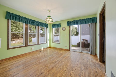 Tiny photo for 565 Rutgers Lane, Elk Grove Village, IL 60007 (MLS # 12750966)
