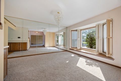 Tiny photo for 565 Rutgers Lane, Elk Grove Village, IL 60007 (MLS # 12750966)