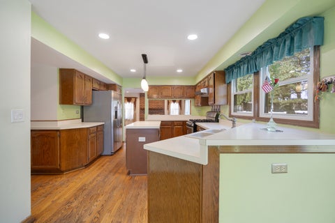 Tiny photo for 565 Rutgers Lane, Elk Grove Village, IL 60007 (MLS # 12750966)
