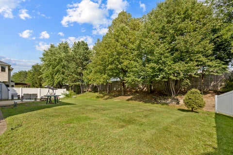 Tiny photo for 565 Rutgers Lane, Elk Grove Village, IL 60007 (MLS # 12750966)