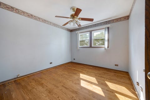 Tiny photo for 565 Rutgers Lane, Elk Grove Village, IL 60007 (MLS # 12750966)