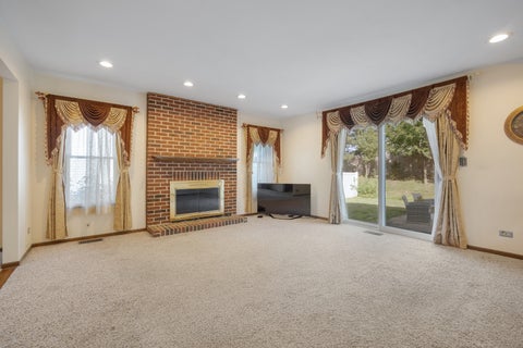 Tiny photo for 565 Rutgers Lane, Elk Grove Village, IL 60007 (MLS # 12750966)