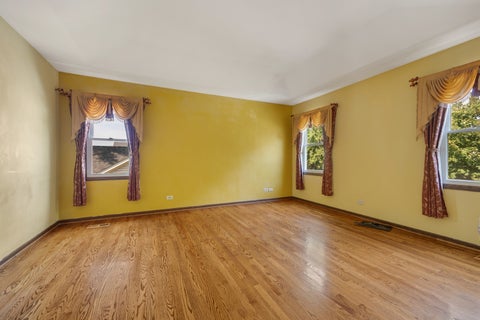 Tiny photo for 565 Rutgers Lane, Elk Grove Village, IL 60007 (MLS # 12750966)